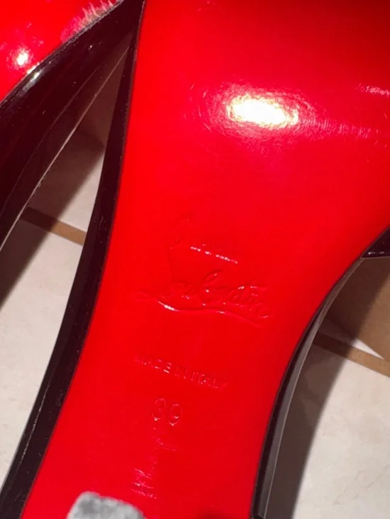 Christian Louboutin Black Patent Leather Pointed Stiletto Pumps with Red Sole - Picture 4 of 7
